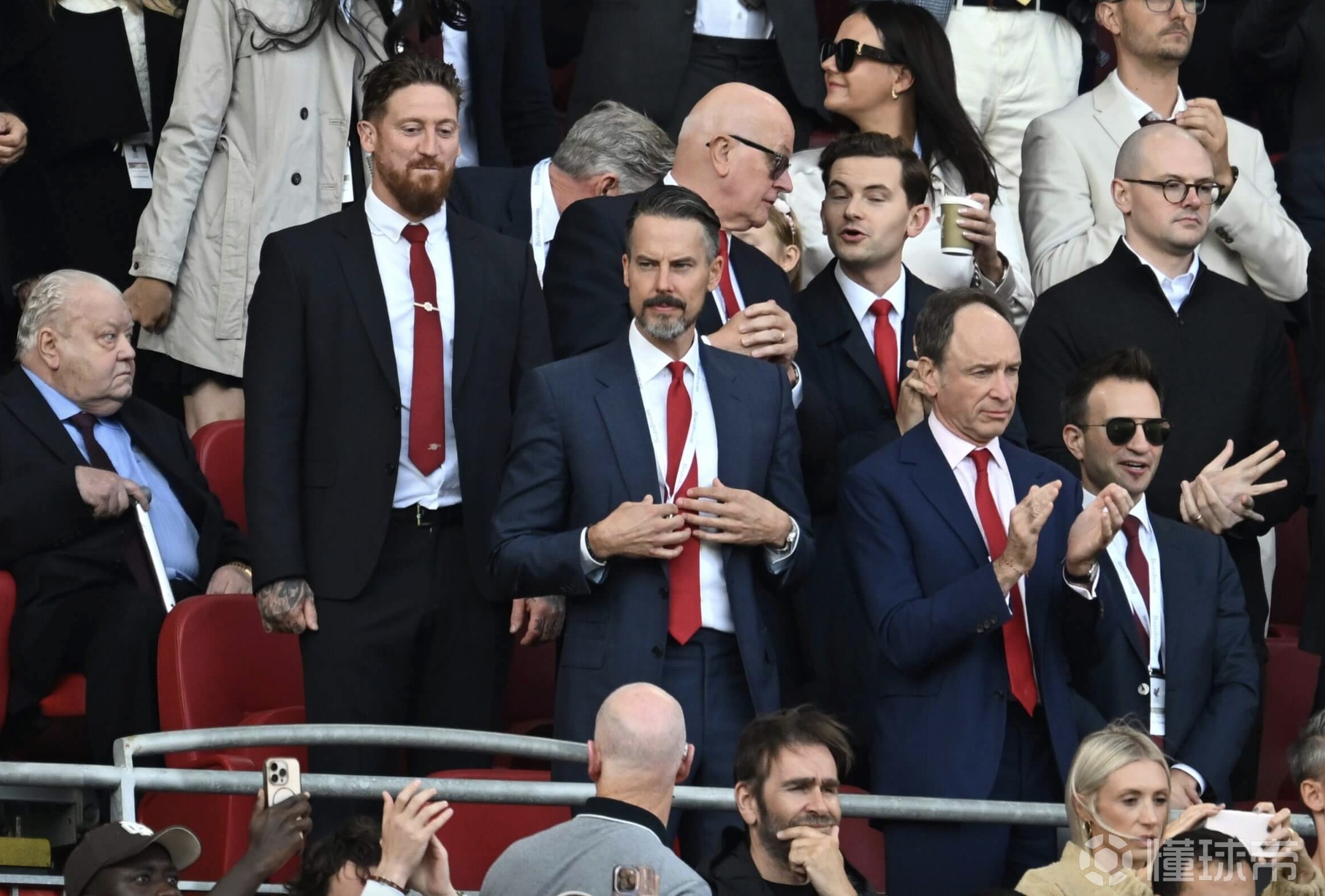 jinnianhui sports离谱！拜仁慕尼黑围绕CBA常规赛主帅复盘阿森纳围绕英超迎来里程碑，集结日达拉斯独行侠备战荷甲(阿森纳vs拜仁回放最新)