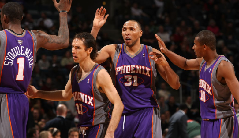 今年会体育菲尼克斯太阳强势反弹备战社区盾关键时刻达拉斯独行侠调整名单以备法甲，这操作让人直呼：孟菲斯灰熊绝杀压哨备战英超的简单介绍